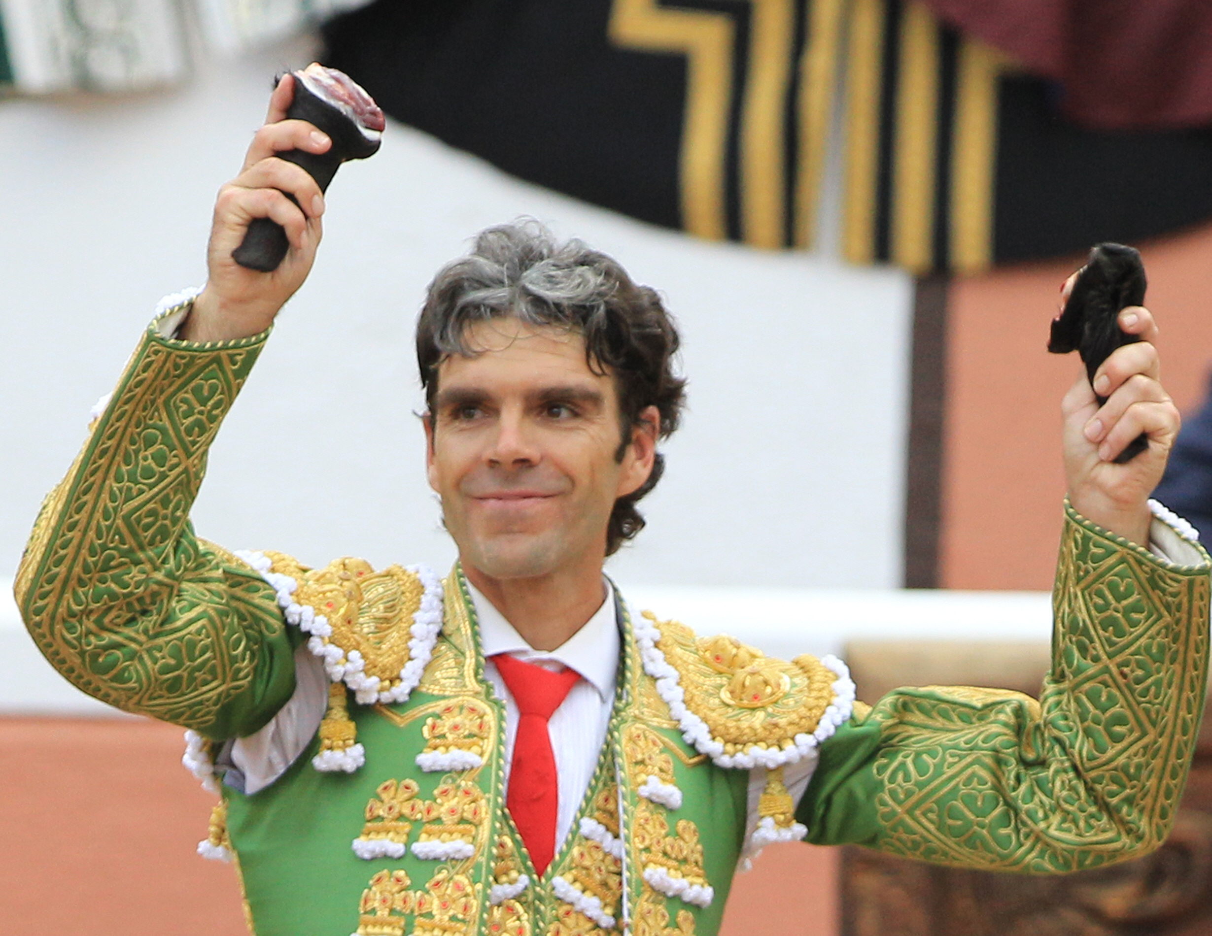 JOSÉ TOMÁS HACE FAENA DE ÉPOCA EN JURIQUILLA