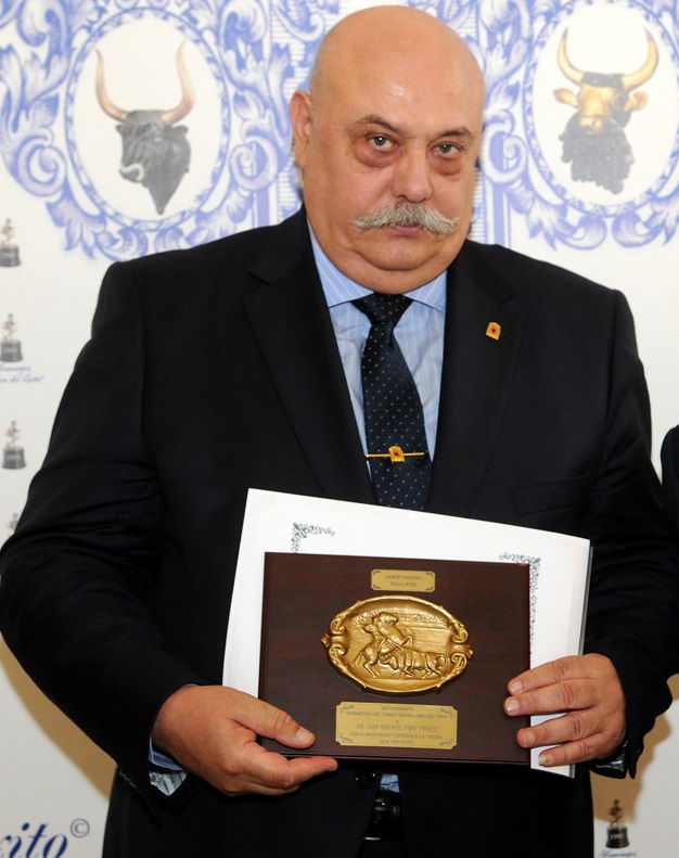 Don Rafael Pino Pérez recibió el Reconocimiento “Un Romántico del Toreo
