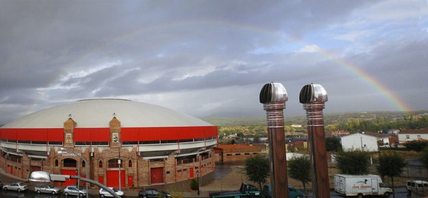 1024px-Plaza_Toros_Valdemorillo_2008